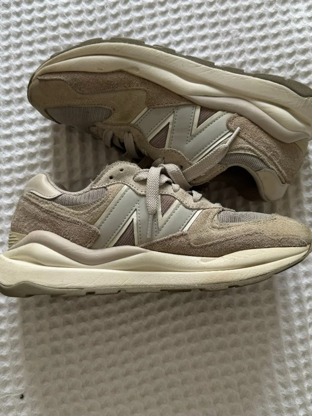 New Balance 5740 Moonbeam, Mindful Grey Low Top Sneaker - Picture 4 of 8